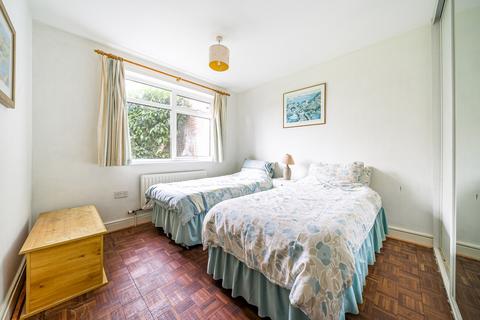 2, Newlands Buckingham Close, Guildford, GU1 1TR