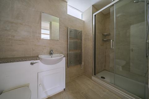 2, Newlands Buckingham Close, Guildford, GU1 1TR