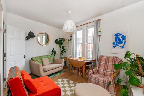 2 bedroom maisonette for sale