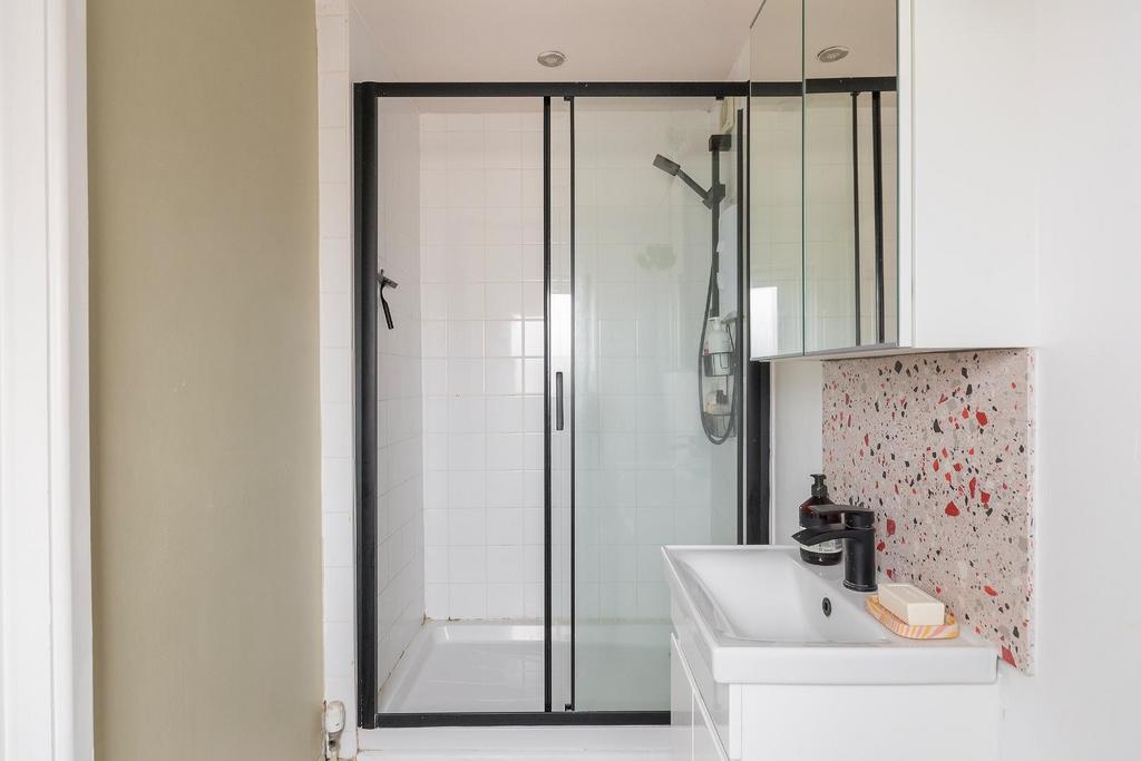 1 B7 R4 BR - Ensuite B.jpg