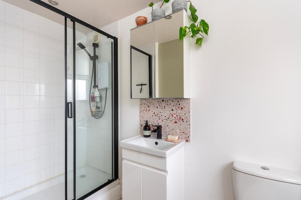 1 B7 R4 BR - Ensuite C.jpg