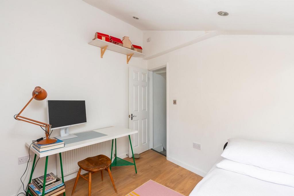 1 B7 R4 BR - Bedroom A.jpg