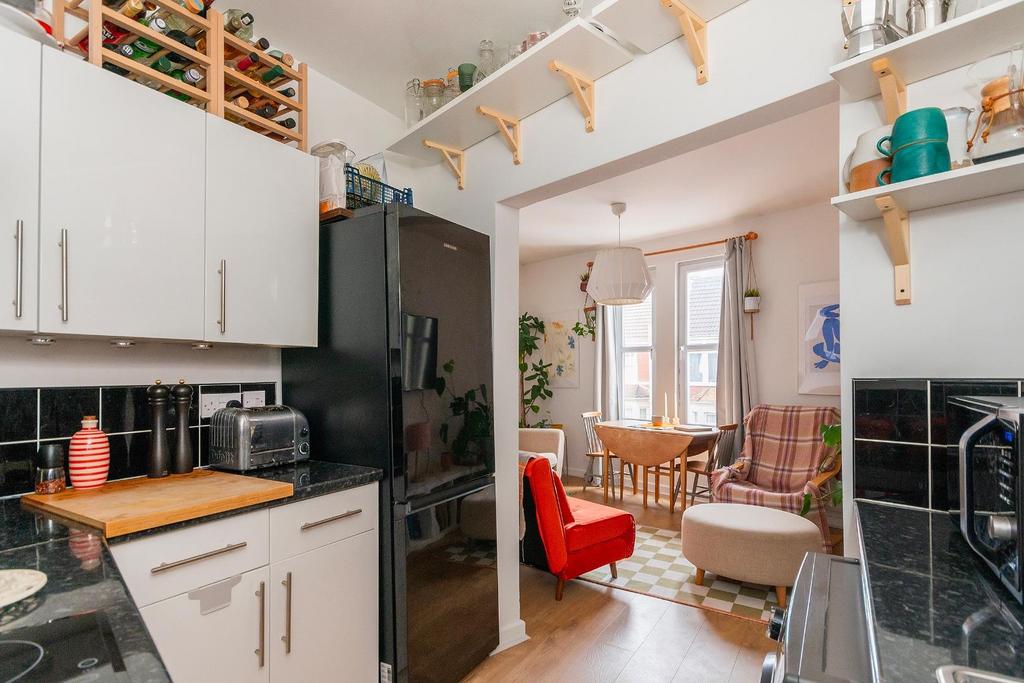 1 B7 R4 BR - Kitchen B.jpg