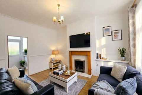 3 bedroom terraced house to rent, Ashvale Road, London SW17