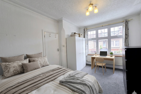 3 bedroom terraced house to rent, Ashvale Road, London SW17