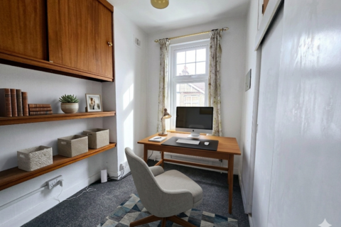 3 bedroom terraced house to rent, Ashvale Road, London SW17