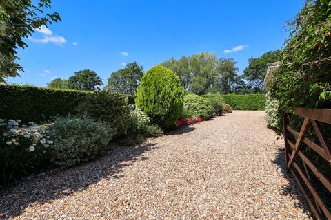 4 bedroom detached bungalow for sale, Little Barn, Wrington, BS40 - beautifully presented single storey country home in popular village