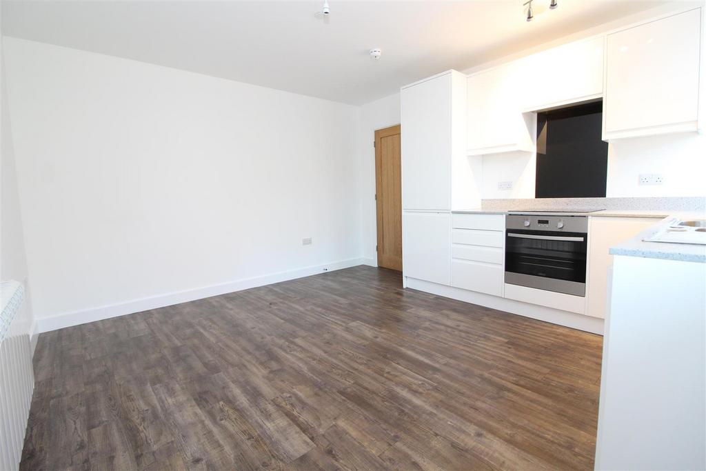 Living Room - 2.JPG