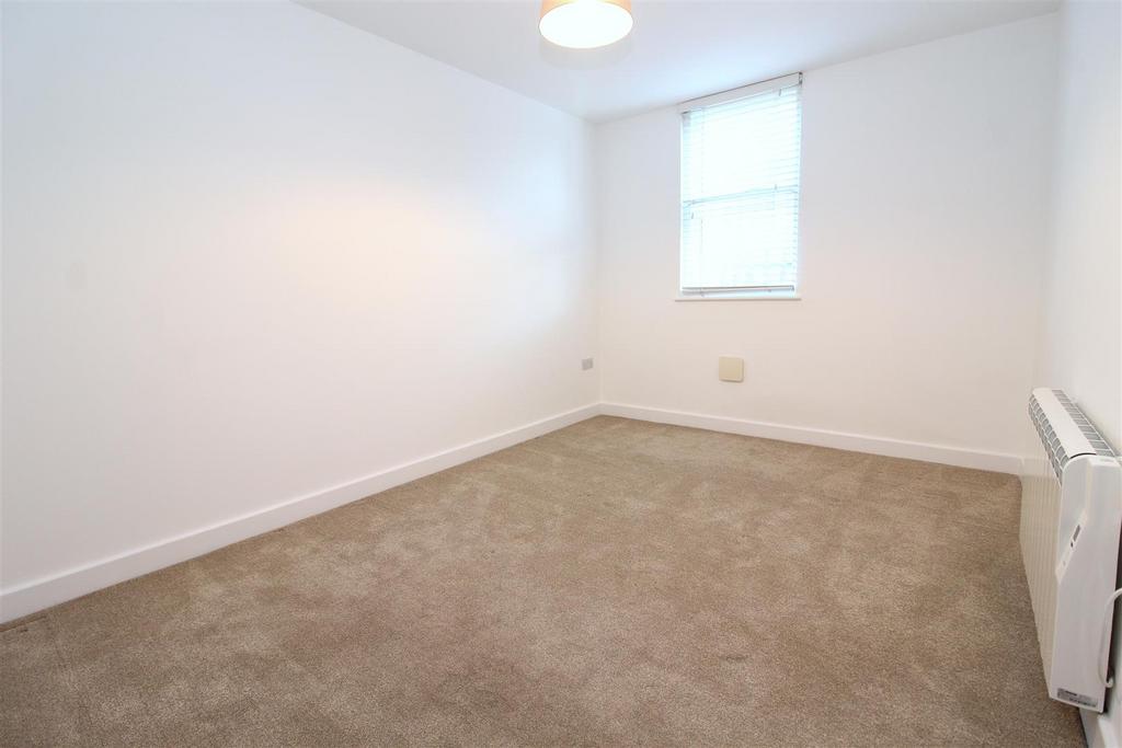 Bedroom - 2.JPG