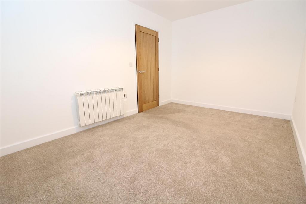 Bedroom - 3.JPG