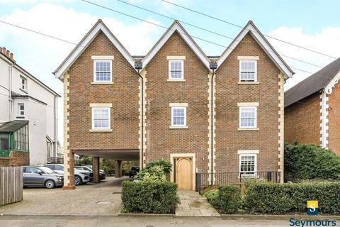 2 bedroom flat for sale, Nightingale Road, Surrey GU1