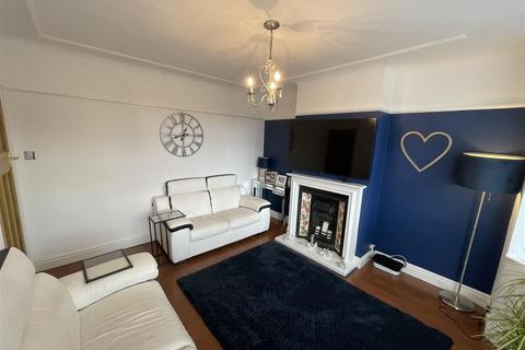 4 bedroom semi-detached house for sale, Barnston Road, Heswall