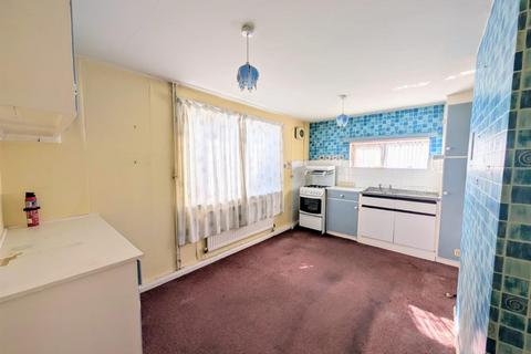 3 bedroom semi-detached house for sale, Gaitskell Way, Balderton, Newark