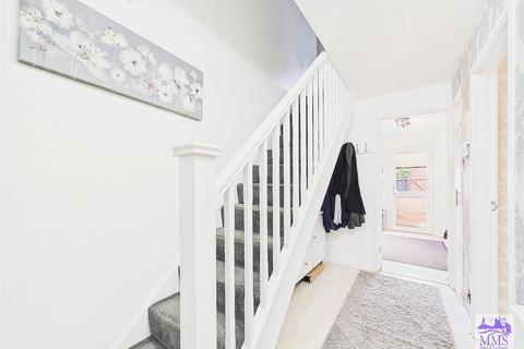 6 Vanquisher Walk, Gravesend, DA12 4LS