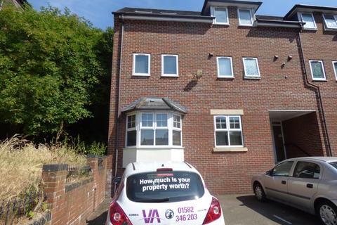 2 bedroom flat to rent, Hitchin Road, Luton LU2