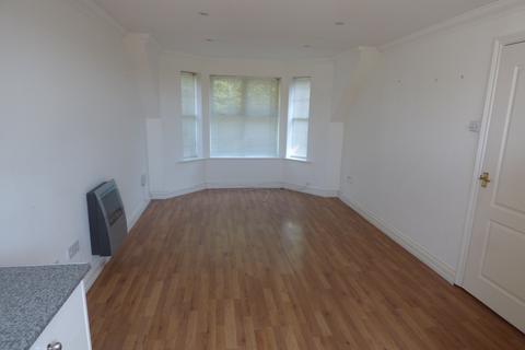 2 bedroom flat to rent, Hitchin Road, Luton LU2