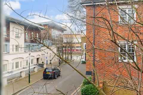 2 bedroom flat for sale, Wren House, 2b High Street, Hampton Wick, Kingston upon Thames KT1