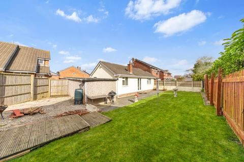 2 bedroom detached bungalow for sale, Greenshank Close, Newton-Le-Willows, WA12