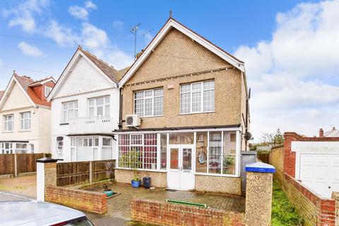 2 bedroom apartment for sale, Cliffe Avenue, Westbrook, Margate, Kent