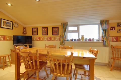 6 bedroom detached house for sale, Hull Road, Cottingham, HU16 4PA