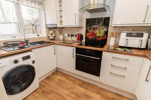 3 bedroom end of terrace house for sale, Hazeldene Court, Tynemouth