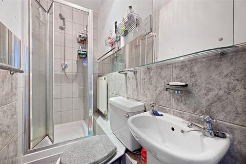 2 bedroom apartment to rent, Uxbridge Road, London, W12