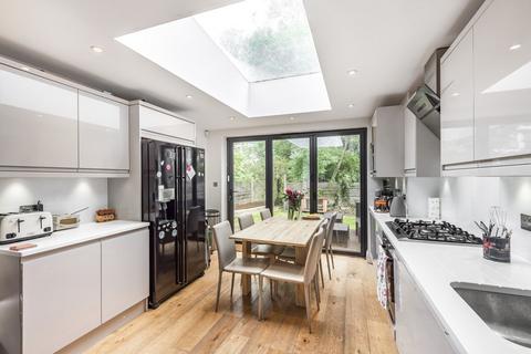 3 bedroom flat for sale, Christchurch Road, Crouch End, London, N8