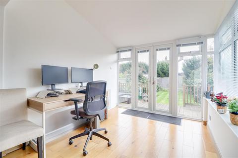 3 Ash Road, Benfleet, SS7 2BA