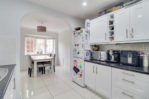 3 Ash Road, Benfleet, SS7 2BA