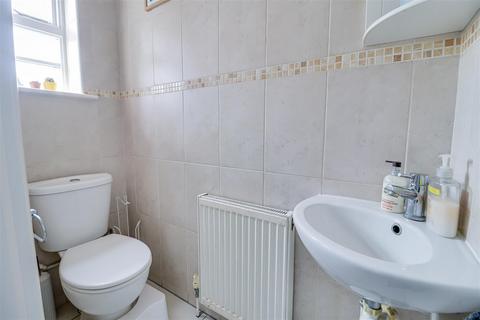 3 Ash Road, Benfleet, SS7 2BA