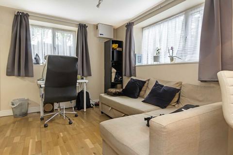 1 bedroom flat to rent, East Acton Lane, London W3