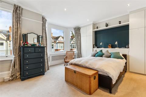 12 Crieff Road, London, SW18 2EA