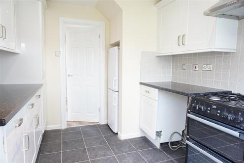 3 bedroom semi-detached house to rent, Caynham Close, Redditch