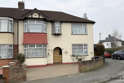 5 bedroom end of terrace house for sale, Berkley Avenue, Waltham Cross