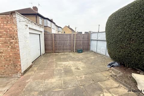 5 bedroom end of terrace house for sale, Berkley Avenue, Waltham Cross