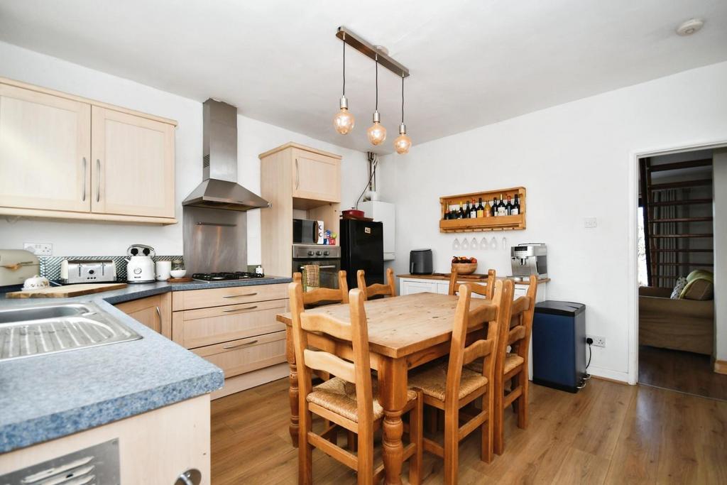 KITCHEN DINER 02.jpg