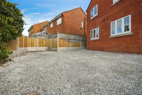 3 bedroom detached house for sale, Holmgate Road, Clay Cross, Chesterfield, S45 9PG