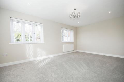 3 bedroom detached house for sale, Holmgate Road, Clay Cross, Chesterfield, S45 9PG