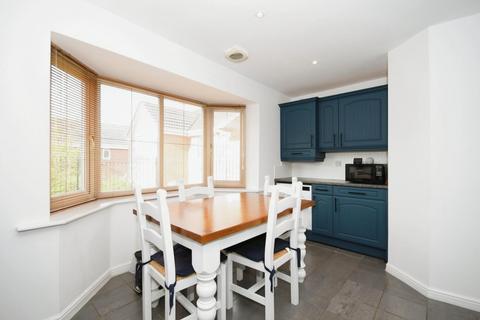 3 bedroom townhouse for sale, Martindale Close, Staveley, Chesterfield, S43 3TY