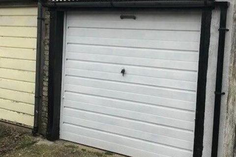 Garage to rent, Trevellance Way, Watford WD25