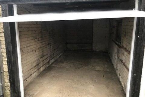 Garage to rent, Trevellance Way, Watford WD25