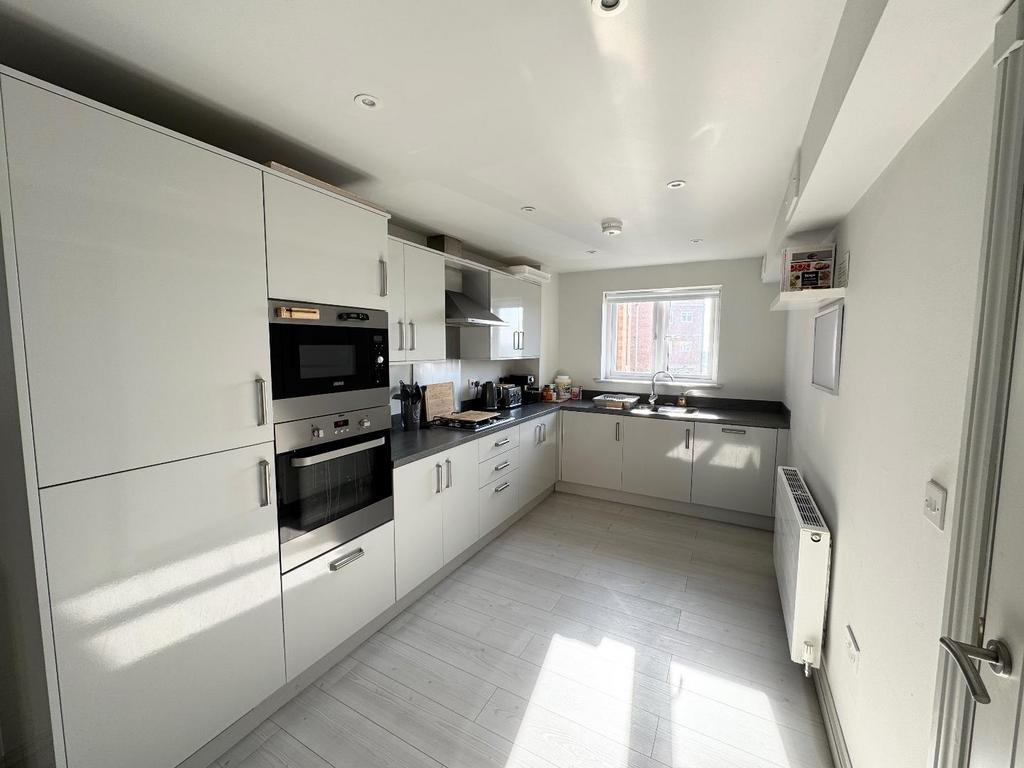 Dining kitchen