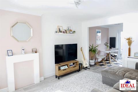 3 bedroom detached house for sale, Clarks Court, Adwick-Le-Street, Doncaster