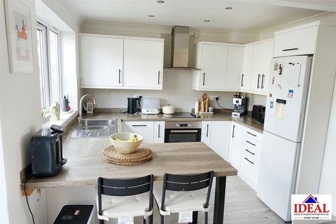 3 bedroom detached house for sale, Clarks Court, Adwick-Le-Street, Doncaster