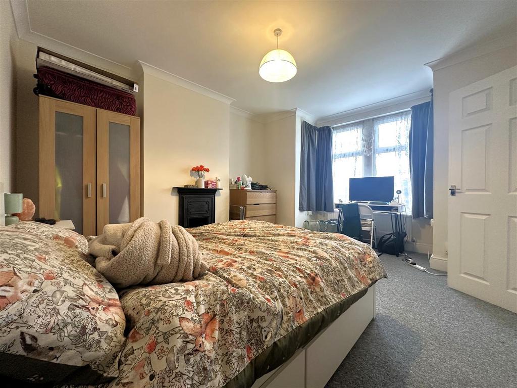 Bedroom 4.jpg