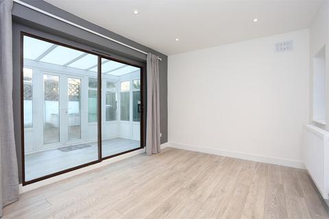 1 bedroom flat to rent, Glebe Street, Chiswick W4