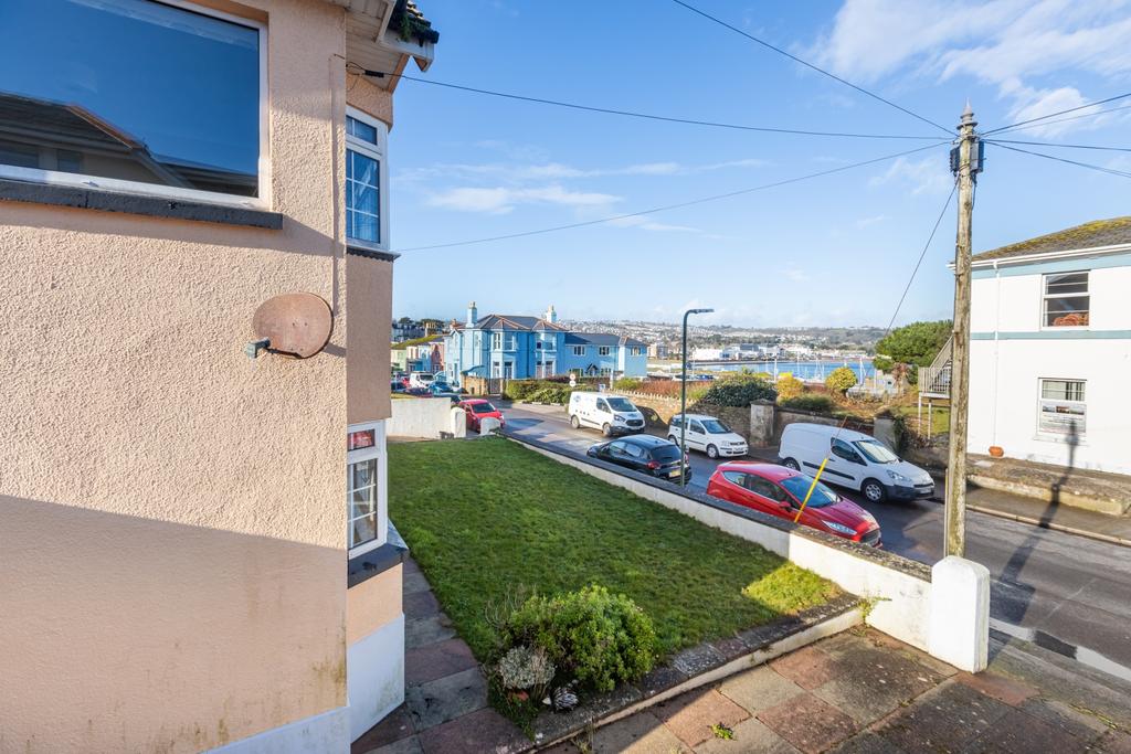 A05 - 25 A Cliff Road Paignton - 250123