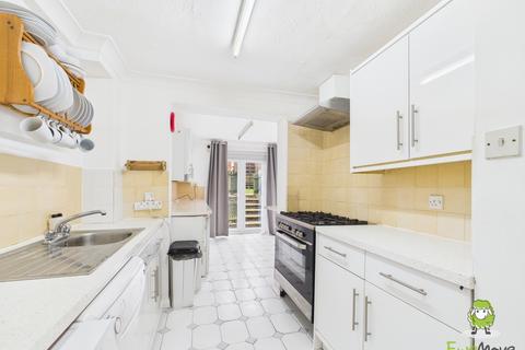 3 bedroom terraced house for sale, BRITTEN ROAD, BASINGSTOKE, HAMPSHIRE, RG22