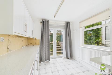 3 bedroom terraced house for sale, BRITTEN ROAD, BASINGSTOKE, HAMPSHIRE, RG22