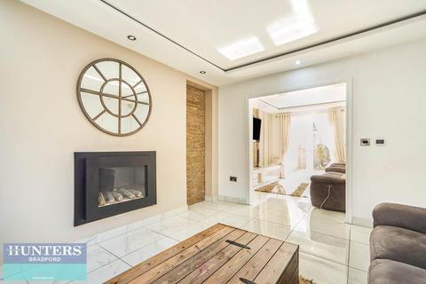 4 bedroom semi-detached house for sale, Grange Road, Allerton, Bradford, West Yorkshire, BD15 7RS